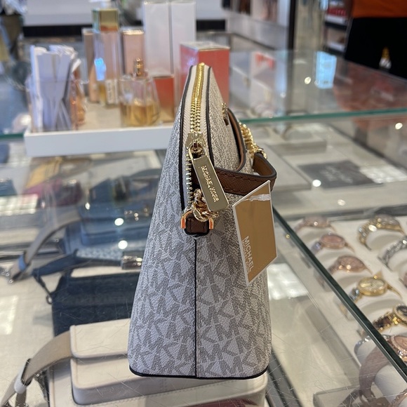 MICHAEL KORS Jet Set Medium Logo Dome Satchel Crossbody 
Vanilla 
NWT - Picture 3 of 16